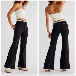 ROLLA’s Eastcoat Flare Galactic Black Jeans size 31